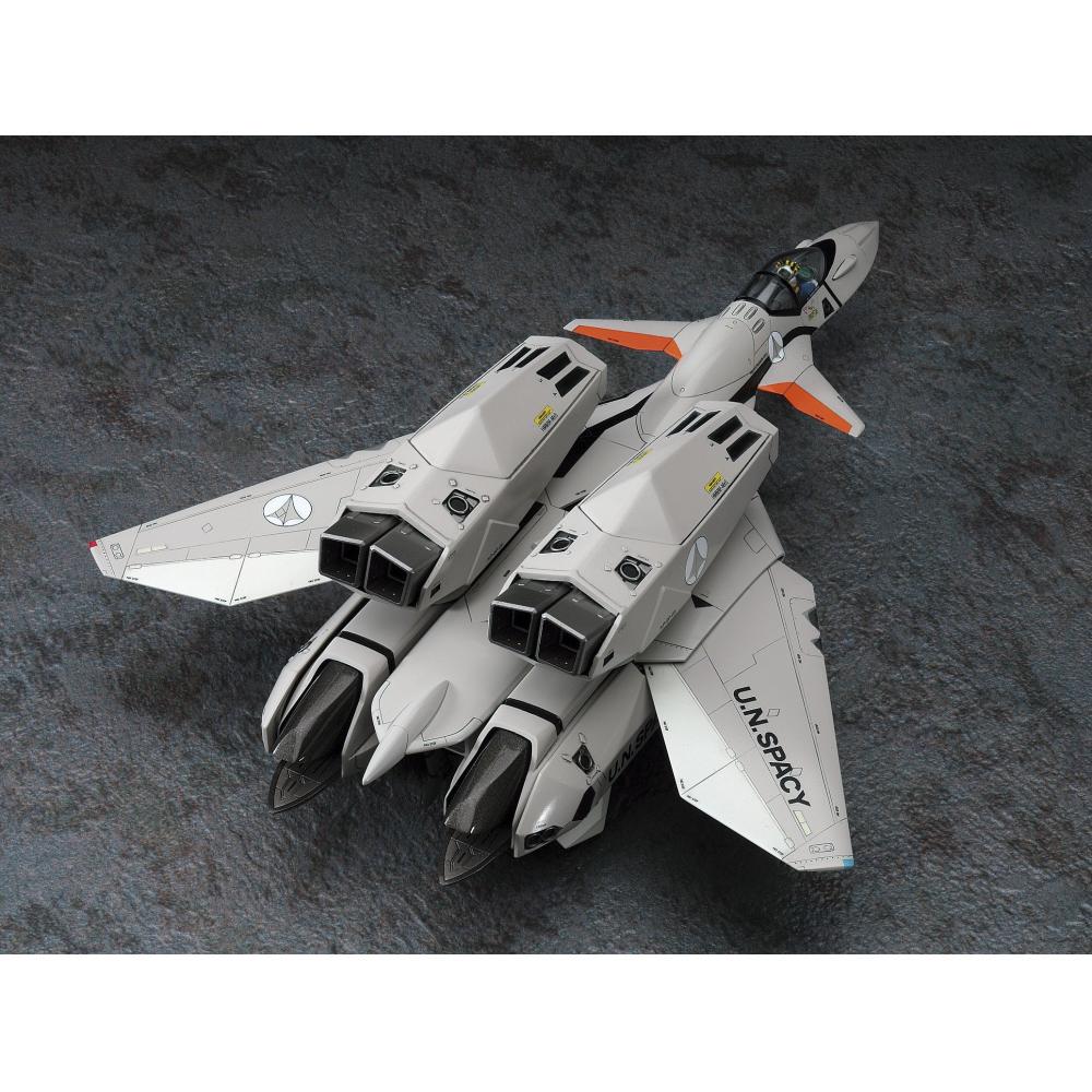 1/72  VF-11B SUPER  THUNDERBOLT  - MACROSS  PLUS