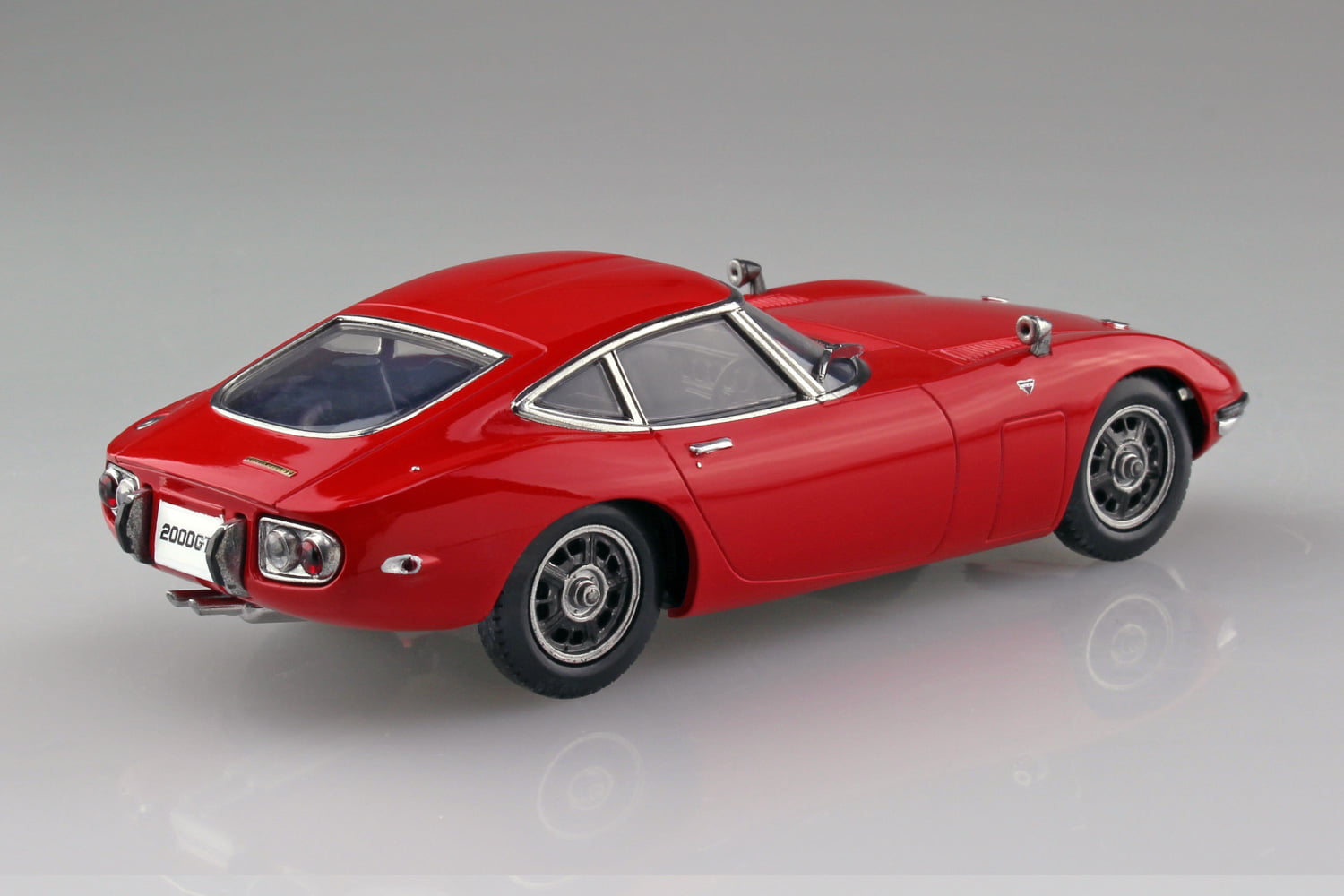 1:32 TOYOTA 2000GT SOLAR RED