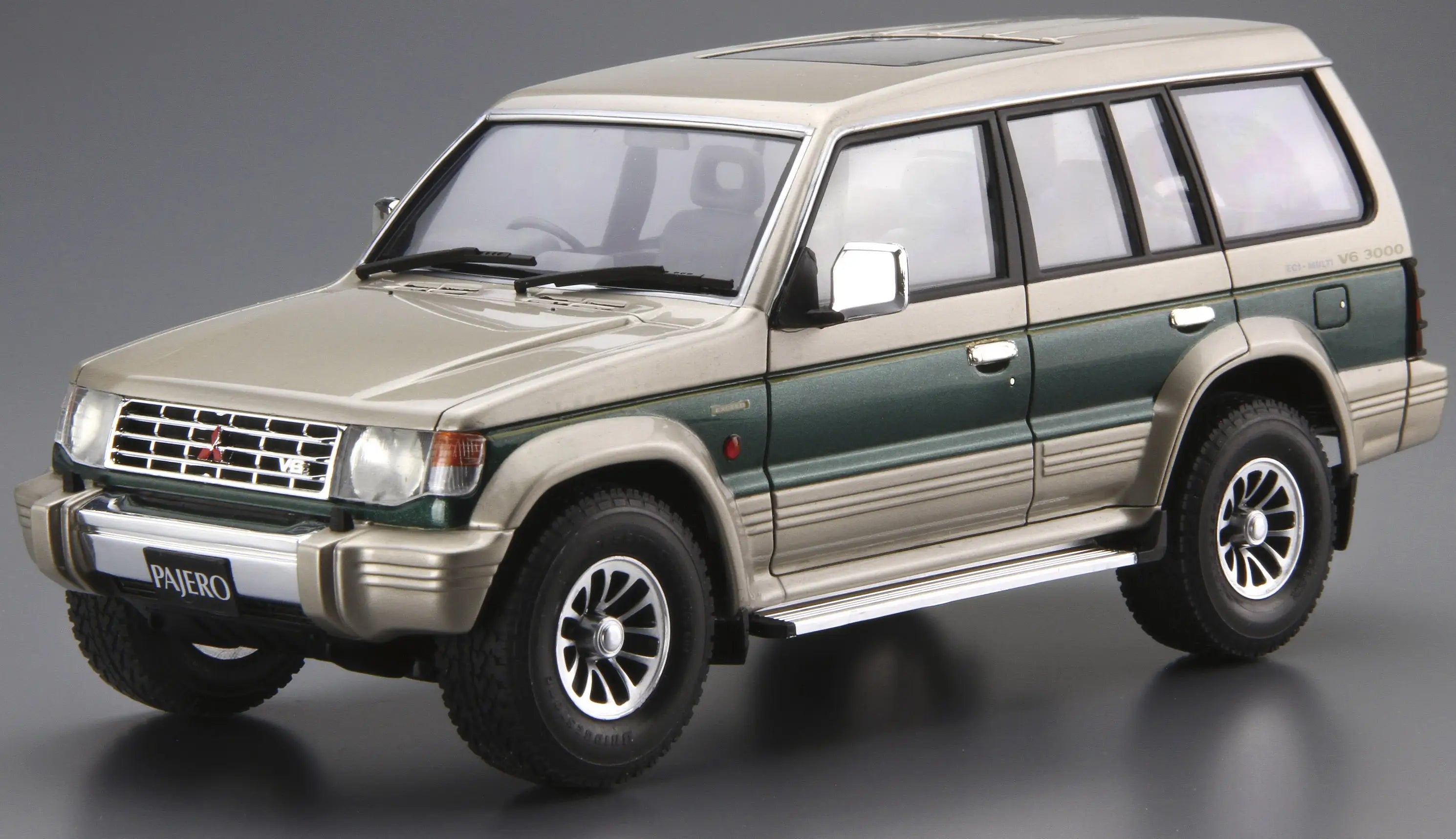 1/24 MITSUBISHI V43W PAJERO SUPER