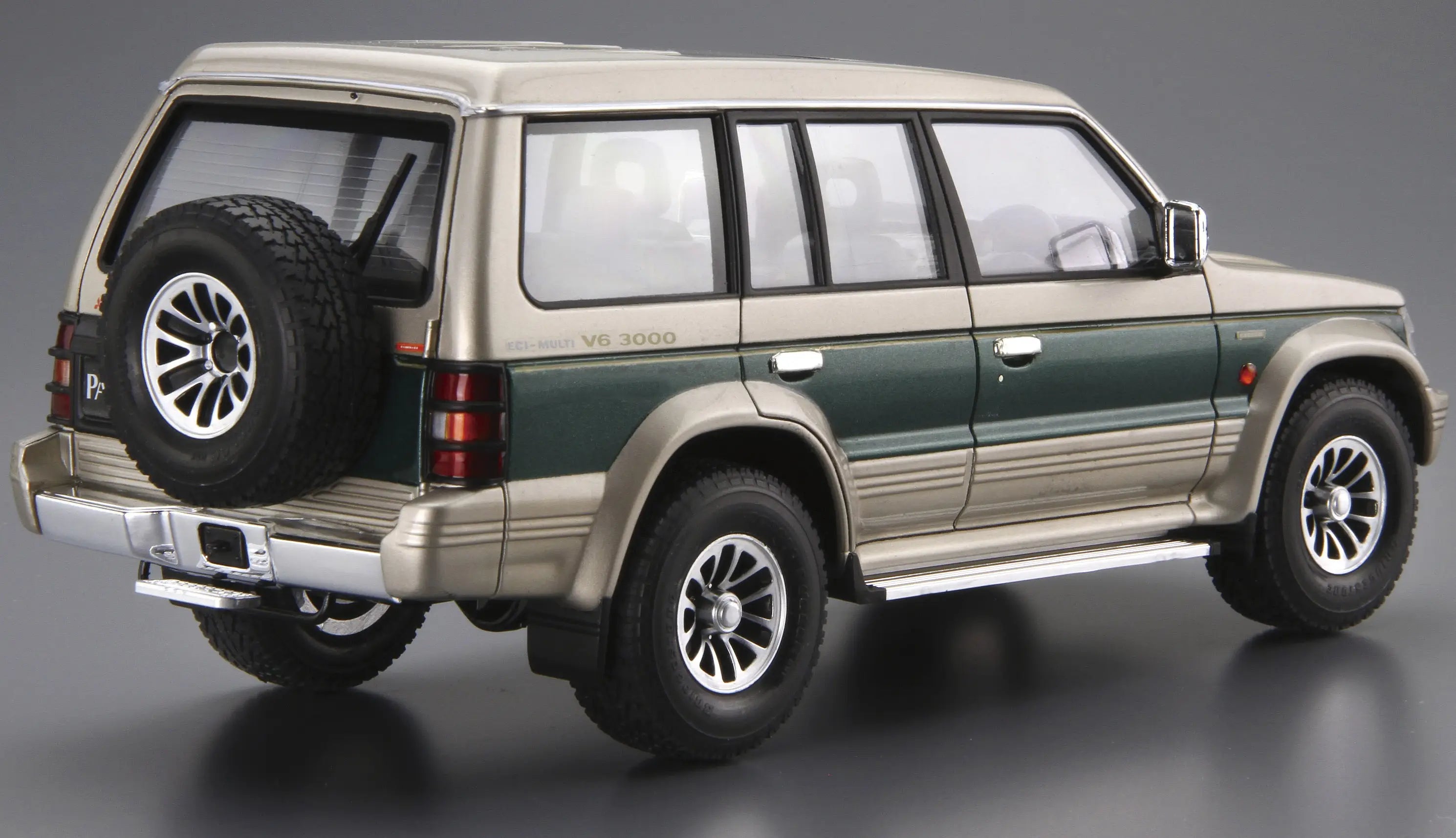 1/24 MITSUBISHI V43W PAJERO SUPER
