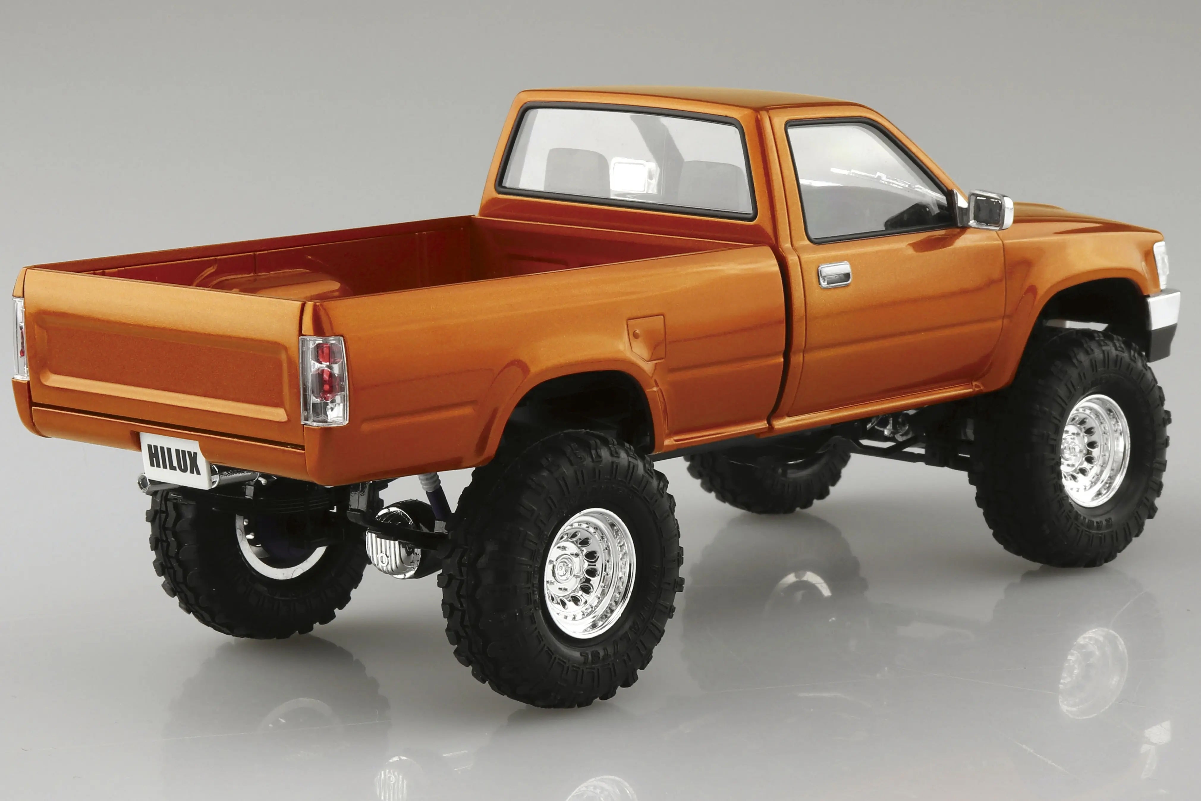 1/24 RN80 HILUX LONGBED LIFTUP 95 TOYOTA