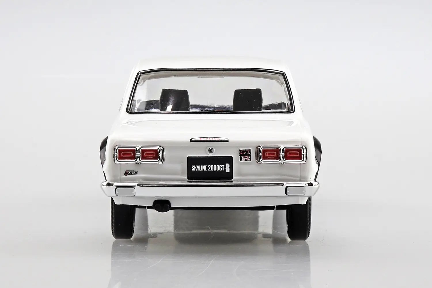 1/32 SNAP Nissan Skyline 2000 GTR (White)