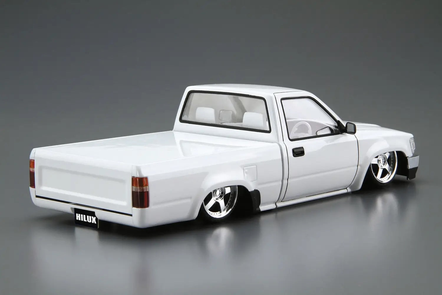 1/24 RN80 TOYOTA HILUX CUSTOM 85