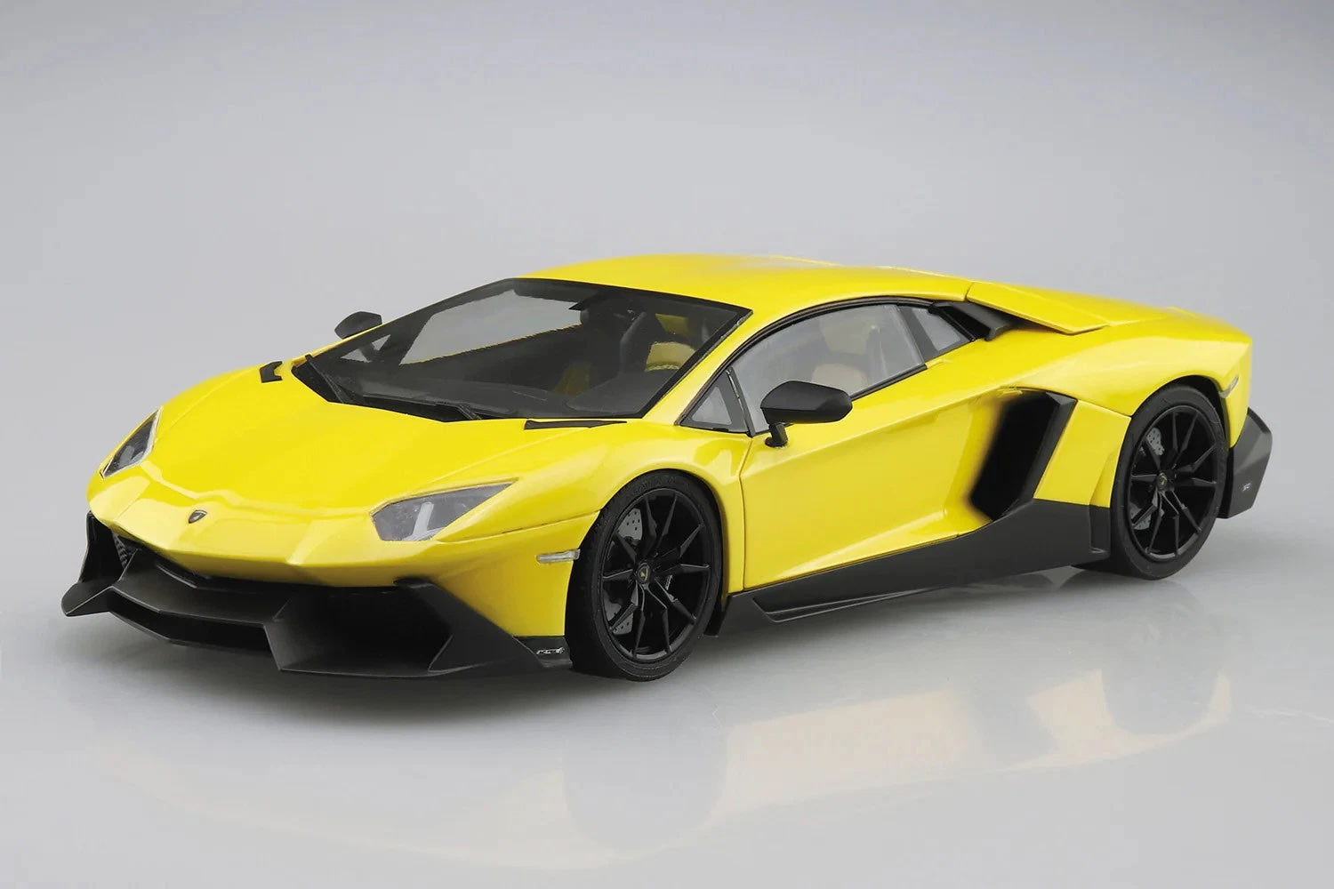 Lamborghini Aventador 50th Anniversario 1/24 model kit