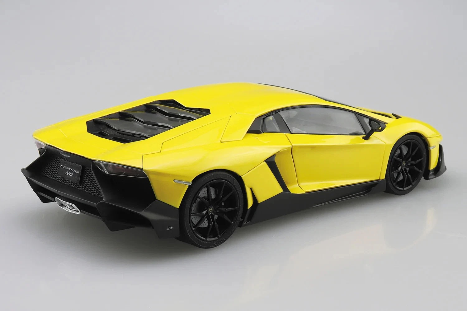 Lamborghini Aventador 50th Anniversario 1/24 model kit