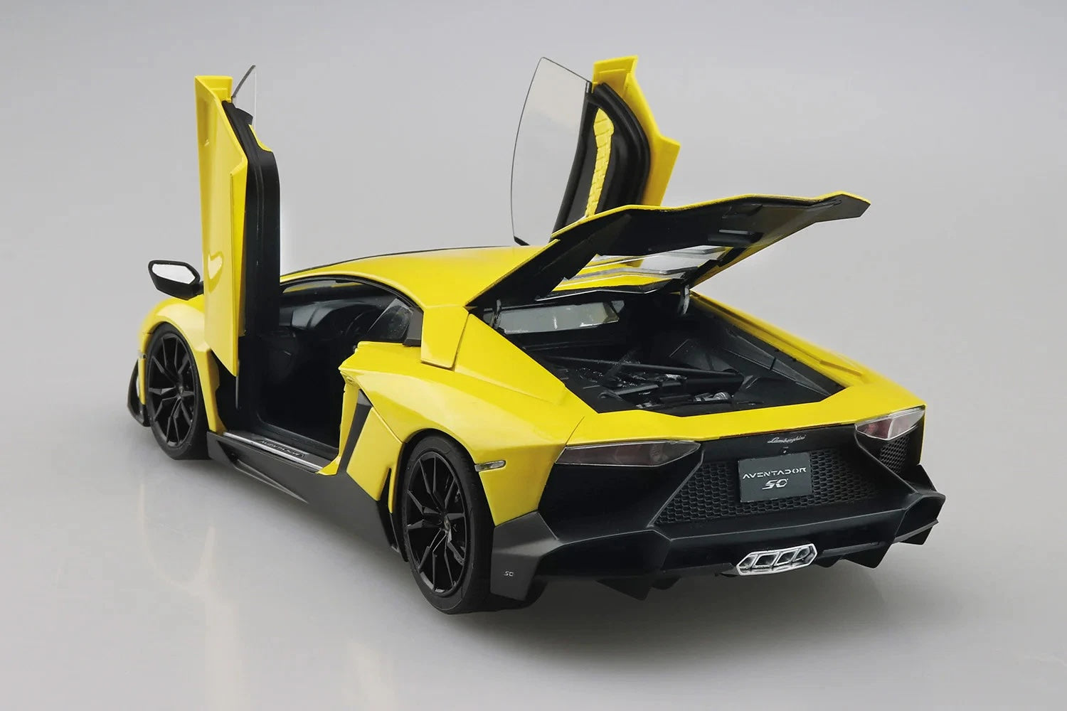 Lamborghini Aventador 50th Anniversario 1/24 model kit