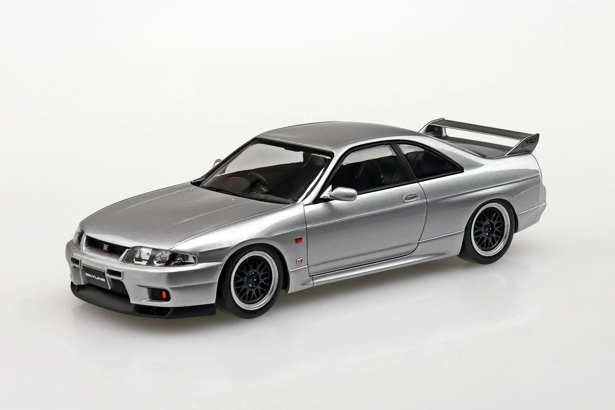 1:32 NISSAN R33 SKYLINE GT-R (SONIC SILVER)