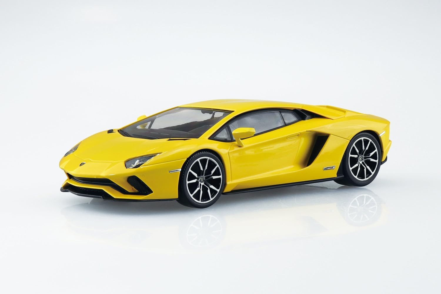 1/32  SNAP Pearl Yellow Lamborghini  Aventador S  + PaperCRAFT