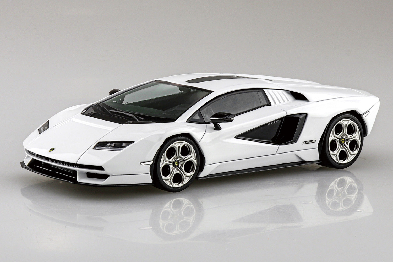 1:32 Lamborghini Countach LPI 800-4 (White)
