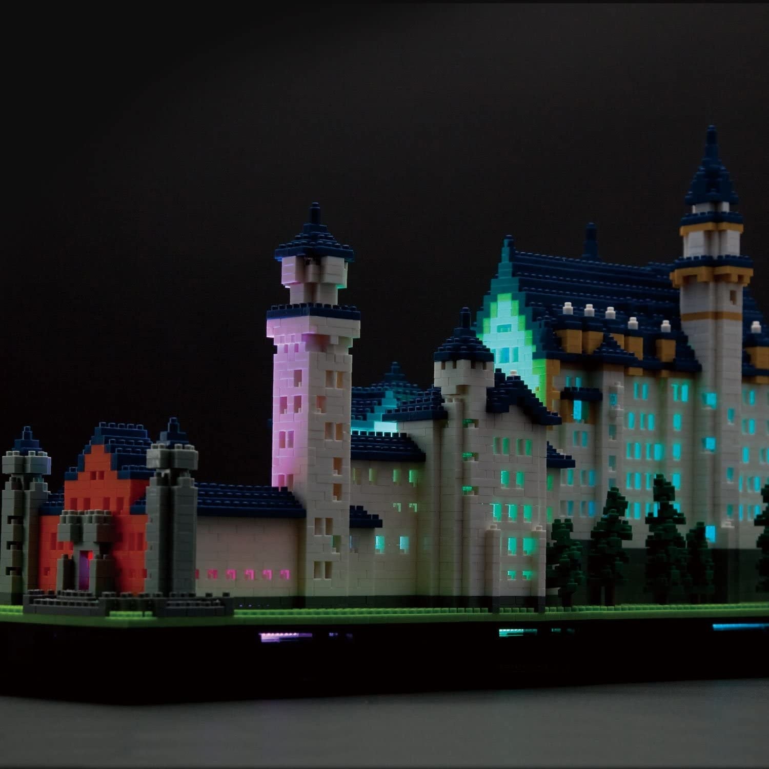 Schloss Neuschwanstein Deluxe Edition - Nanoblock