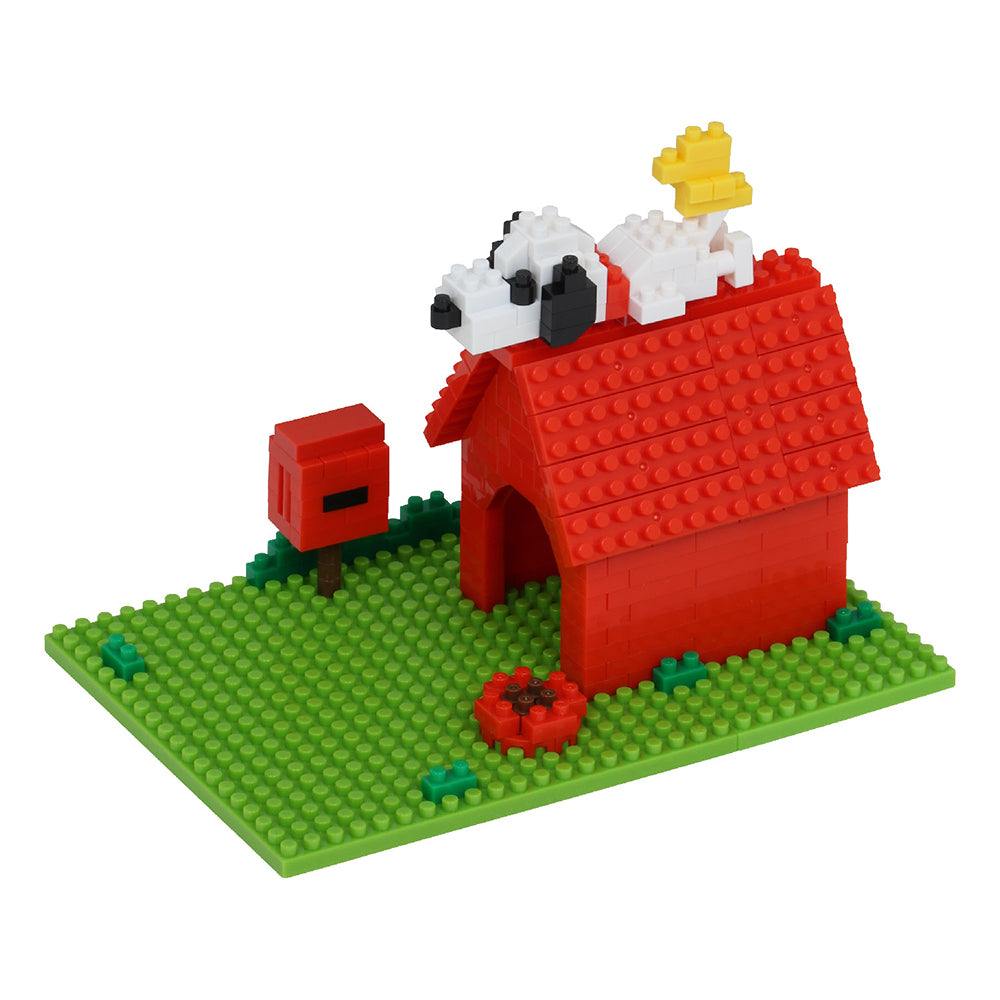 Peanuts - Snoopy House - NanoBlock