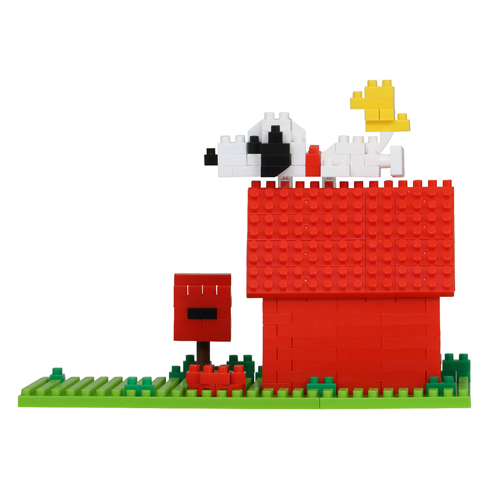 Peanuts - Snoopy House - NanoBlock