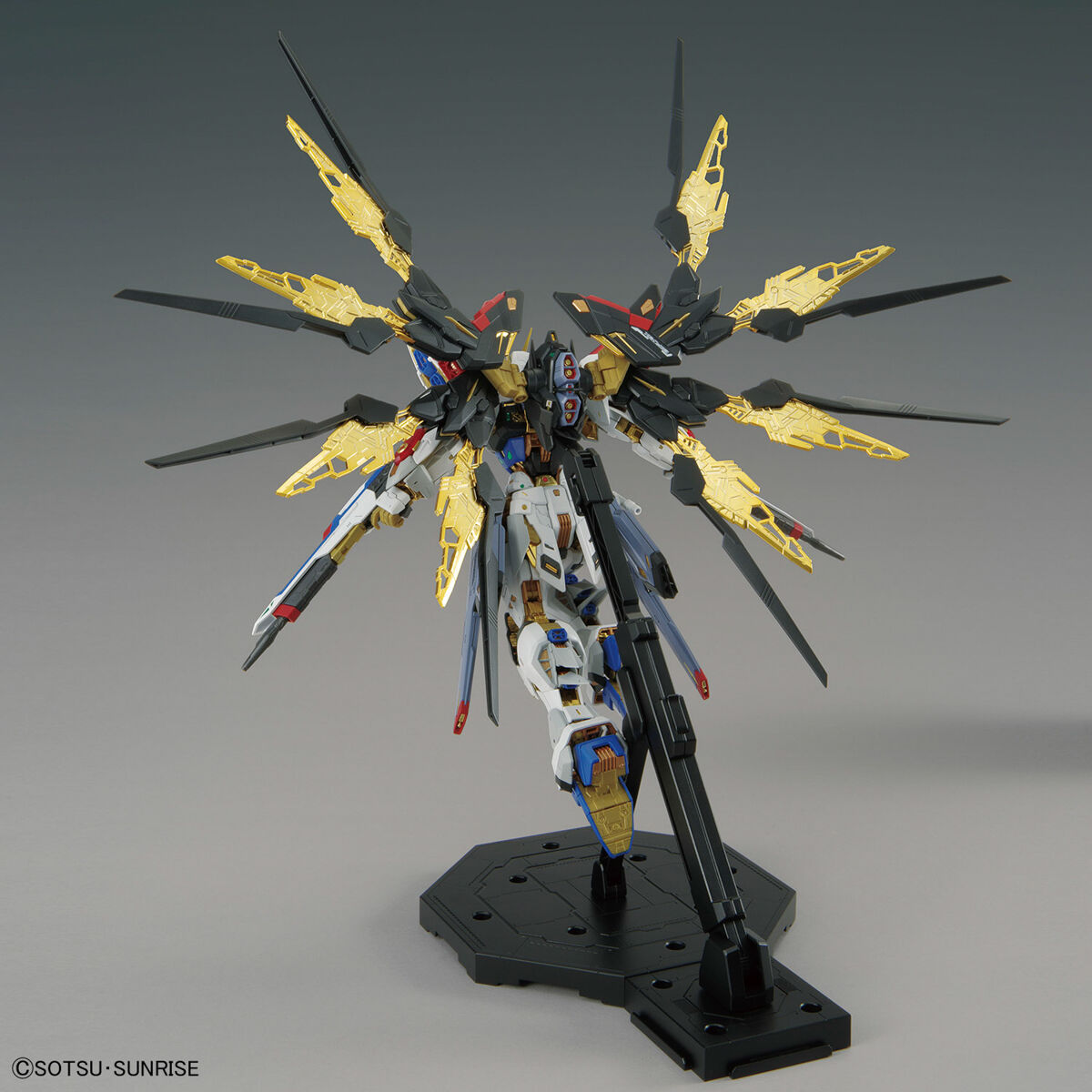 MGEX 1:100 STRIKE FREEDOM GUNDAM