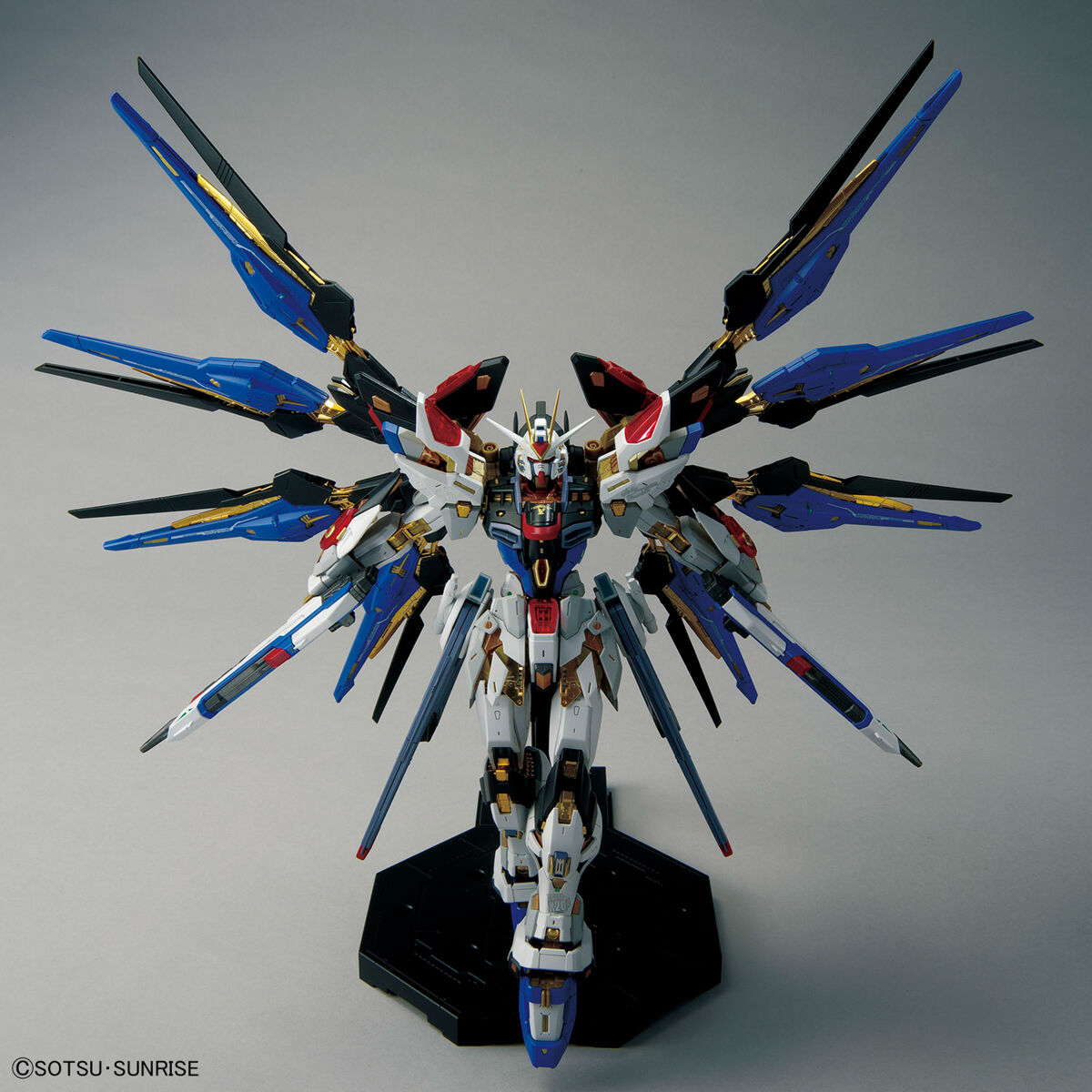 MGEX 1:100 STRIKE FREEDOM GUNDAM
