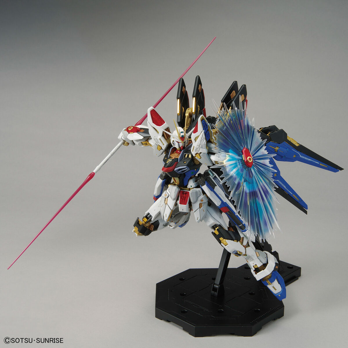 MGEX 1:100 STRIKE FREEDOM GUNDAM