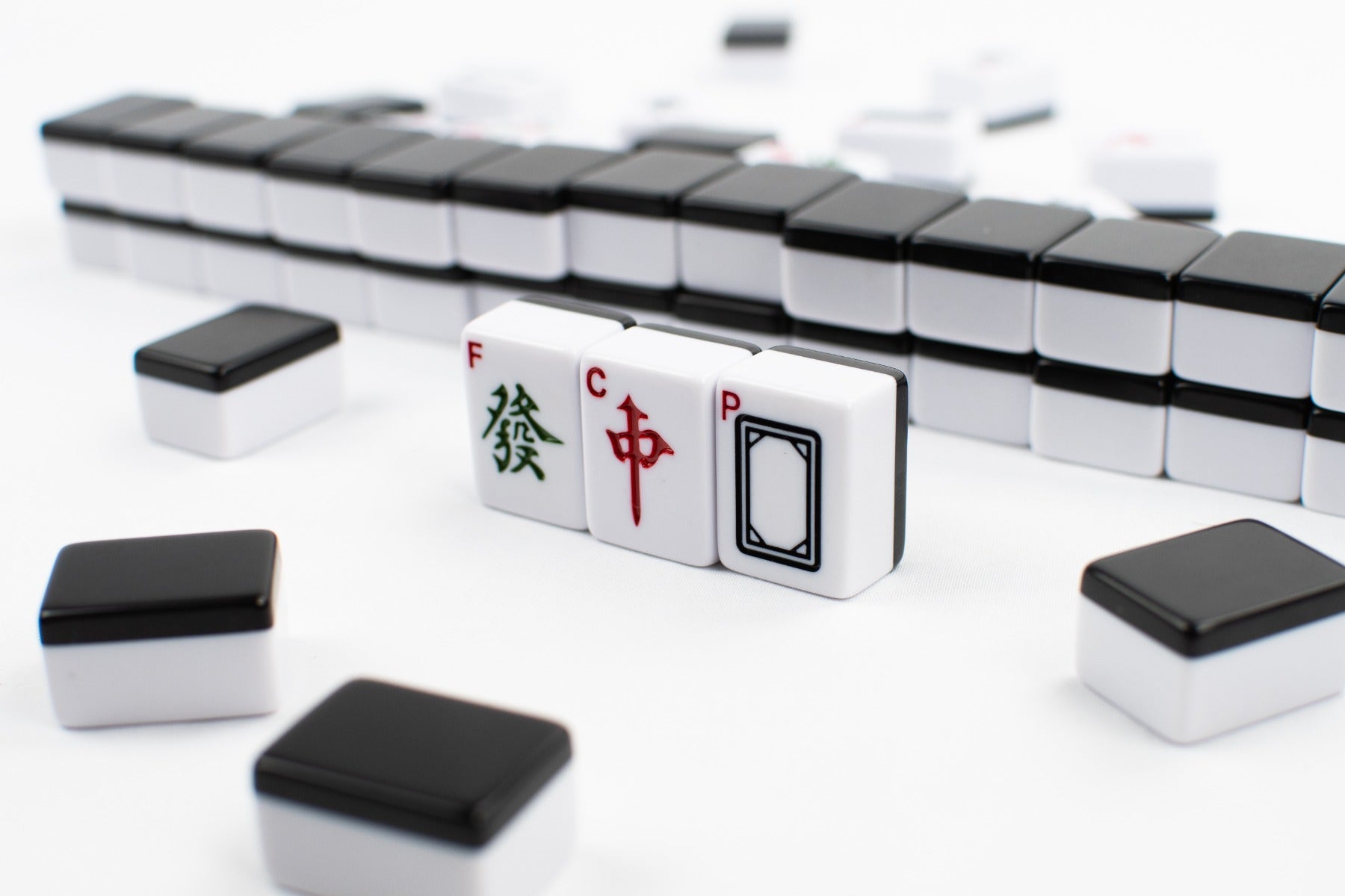 Mahjong Travel Case - Classic Set w/ Black Tiles - LPG