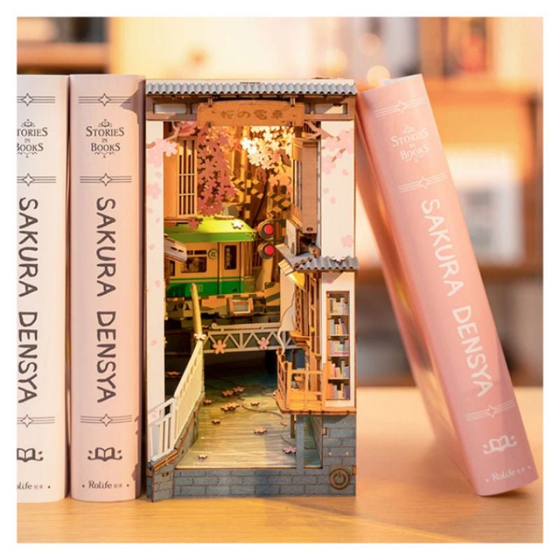 Sakura Densya - DIY BOOK NOOK KIT - ROBOTIME
